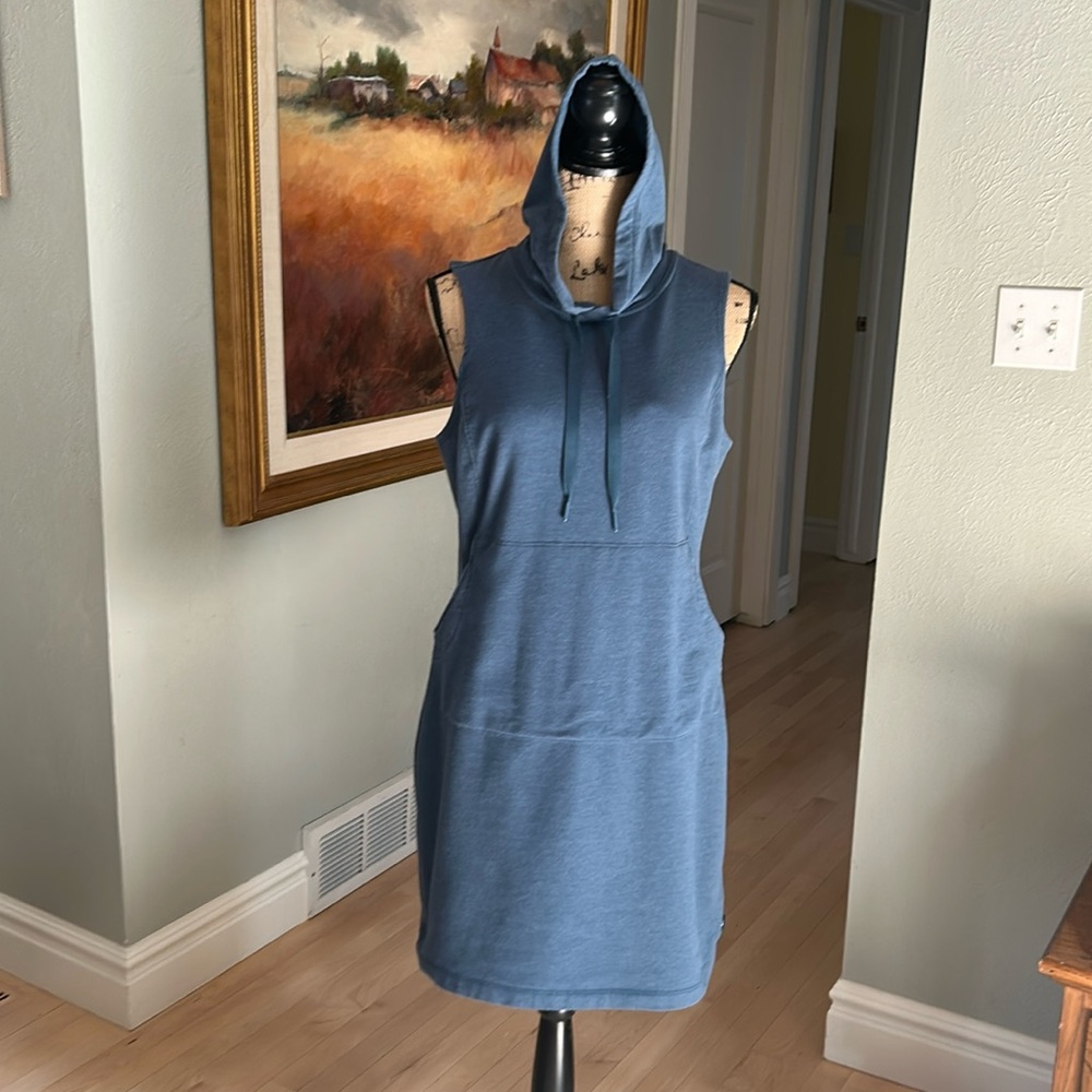 The North Face Medium, Blue, Pullover Dress.